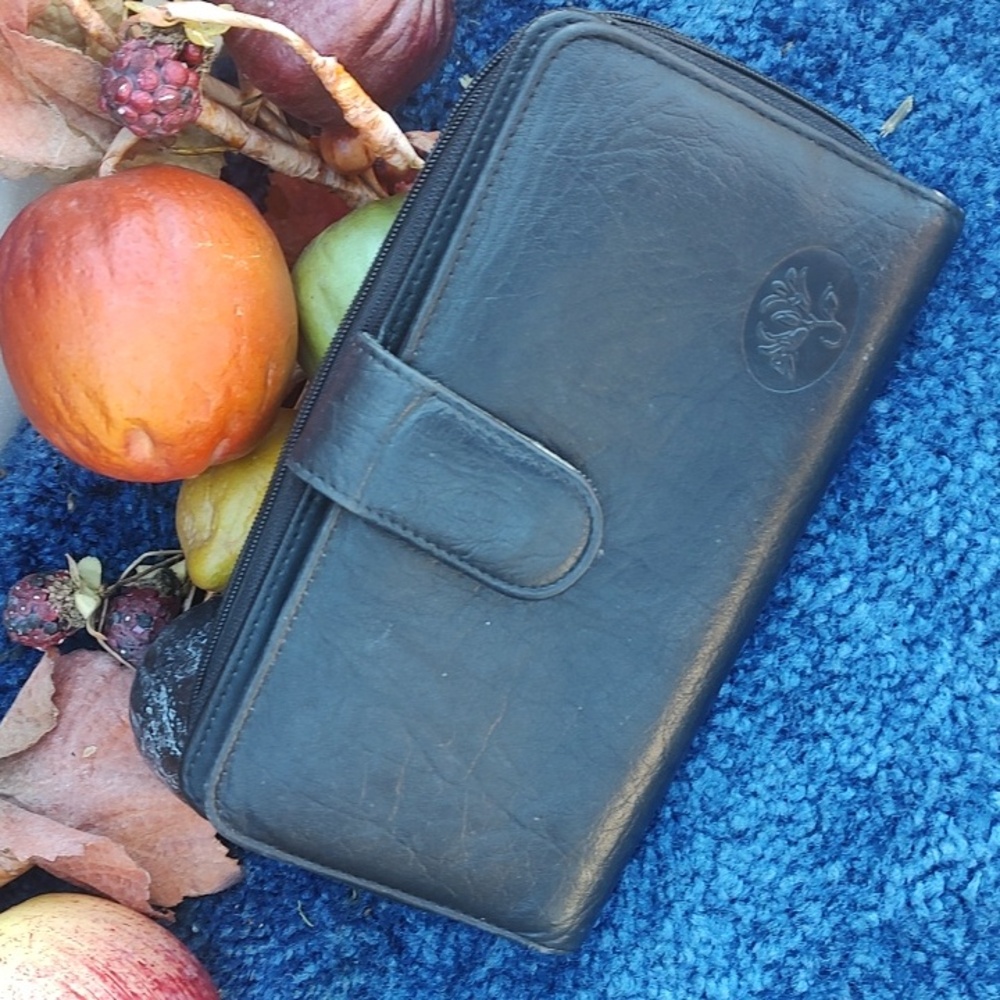 Black Wallet - Picture 3 of 8